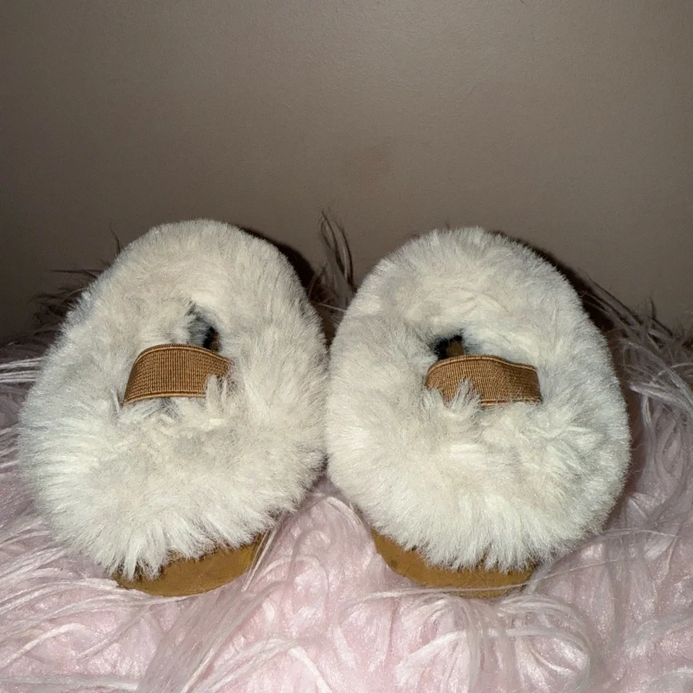 The Children's Place Tan Slippers with Faux Fur